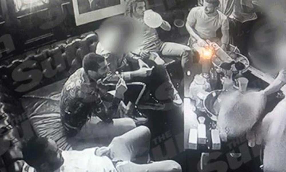 (VIDEO) Jugadores del Arsenal son grabados en un club nocturno inhalando ‘gas de la risa’