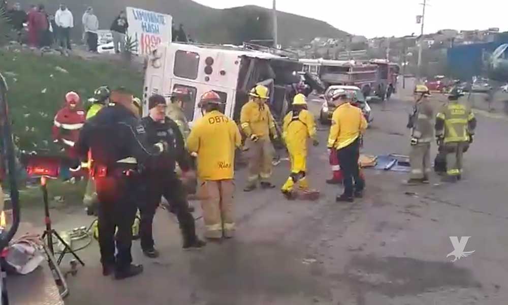Nuevo año, nueva volcadura; camión de transporte de empleados deja 21 lesionados y una persona sin vida en Tijuana