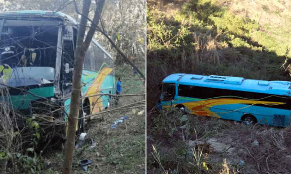 Autobús del Iguala FC sufre volcadura en la carretera, jugadores resultaron lesionados