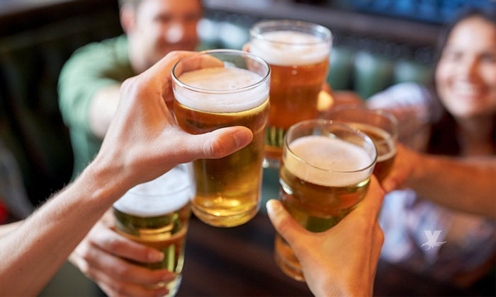 Estudio revela que la cerveza puede aliviar el dolor de cabeza
