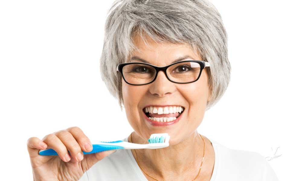 Cepillarse los dientes tres veces al día puede ayudar a prevenir el Alzheimer