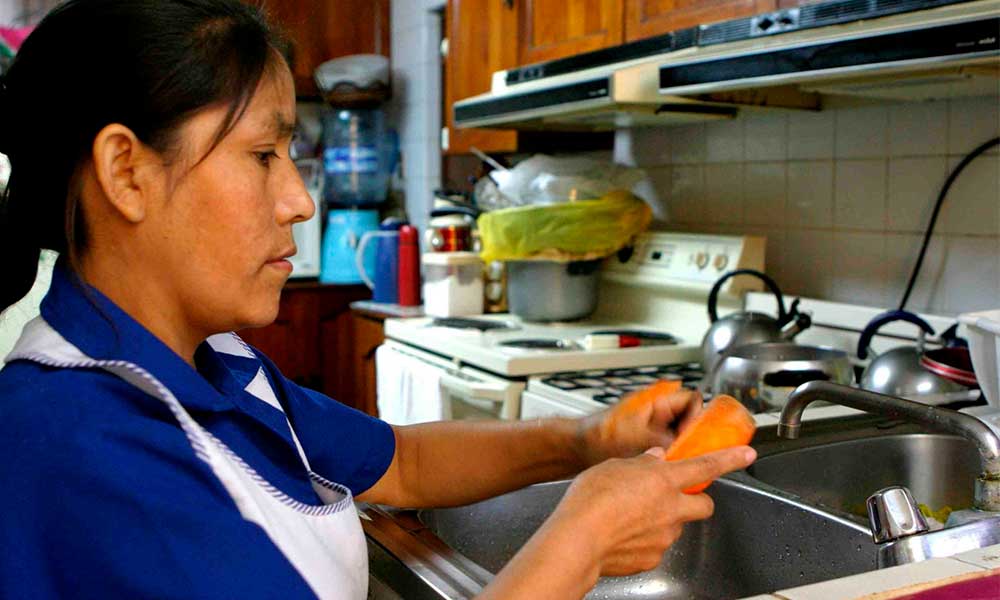 Trabajadoras del hogar deberán trabajar bajo contrato, es oficial