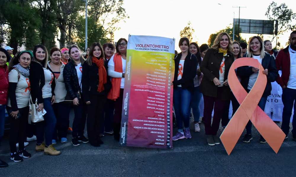 Una caminata por la no violencia contra Mujeres y niñas en Tecate