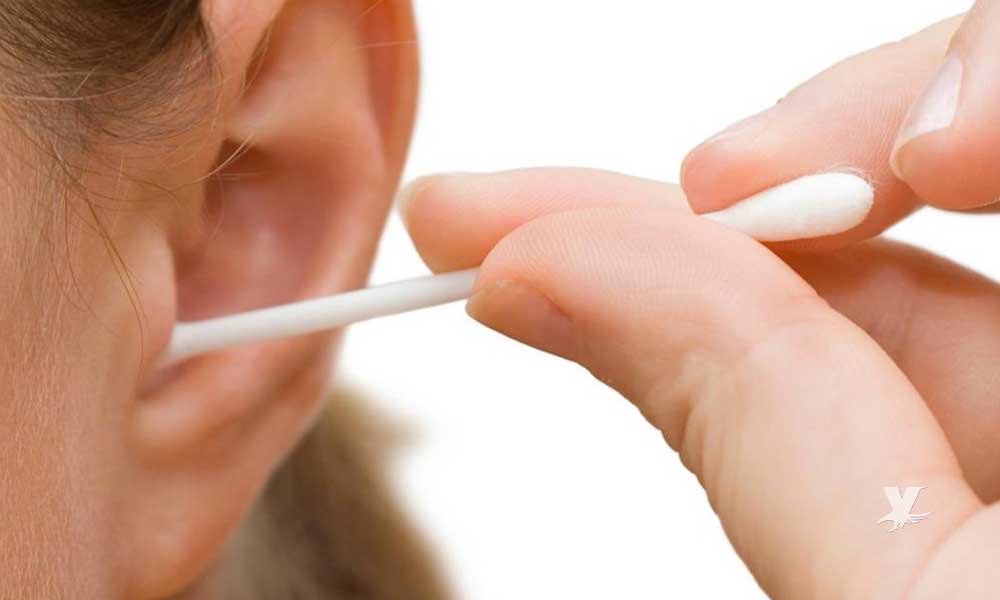 Expertos advierten sobre el uso de cotonetes para limpiar los oídos