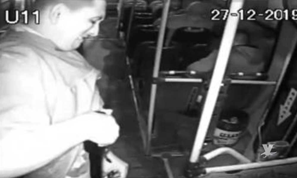 (VIDEO) Ladrones intentaban asaltar a gente en transporte público y terminan disparándose