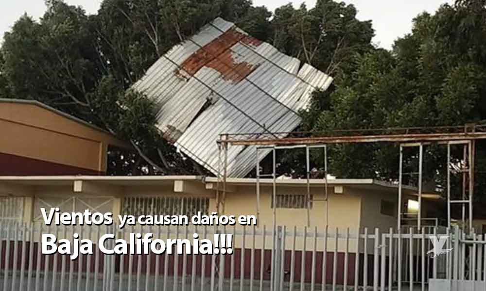 Fuertes vientos arrancan techo de escuela en Tijuana