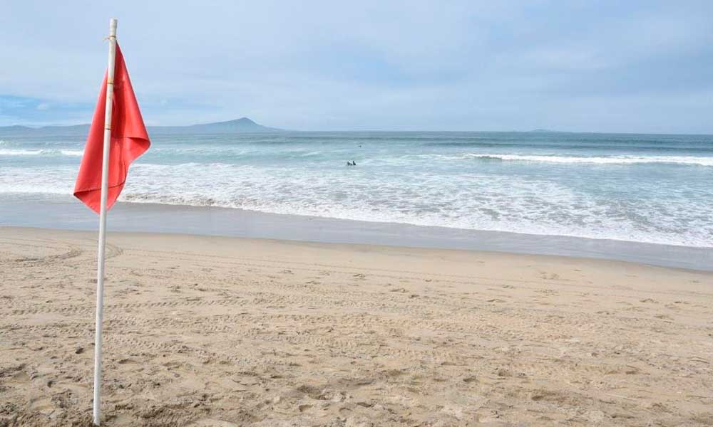 Cierran playas de Ensenada por contaminación de aguas residuales
