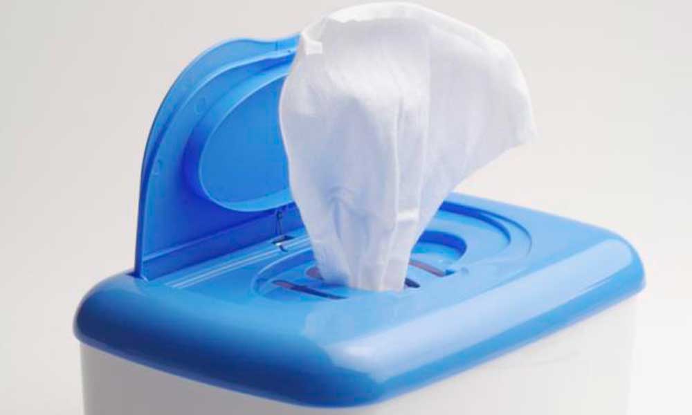 Advierten a los padres por el uso de toallitas desinfectantes