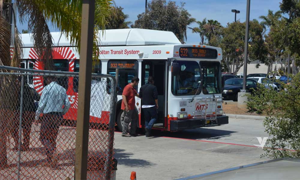Autobuses, asientos y barandales son limpiados diariamente por Coronavirus en San Diego