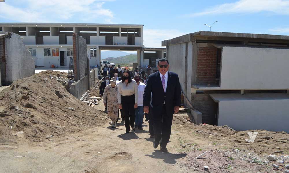 Supervisa Fiscal General avances en la infraestructura de la preparatoria militarizada en Tecate
